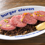 BURGER ELEVEN - リヨンのソーセージとレンズ豆