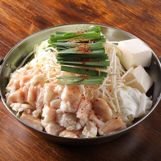 こだわり出汁が旨い！2種のもつ鍋