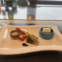 鉄板焼き 七里ガ浜 - 妊婦さんはカルパッチョを変更。こちらの前菜に