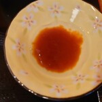 すてーきろぐはうす DON - ソースは別添えで
酸っぱさある和風（醤油）ソースに
大根おろし、ケチャップも混ざってる感じ。