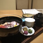 Kaizantei Nikukappou Kagari Bi - ◆炙り海鮮丼(1,100円：税込）・・7～8分で提供されました。