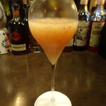 ザ・バー・カサブランカ - 白桃のカクテル