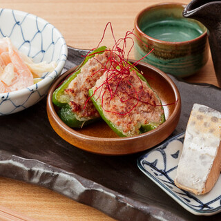 野菜をたっぷり使用したおばんざいや魚・肉料理も充実