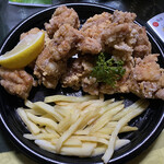 Fujiya Resutoran - 2022/08/30
      メガ盛り唐揚げ弁当（ライス付） 648円
      ✴︎唐揚げ12個&ポテト 486g
      ✴︎ライス 225g