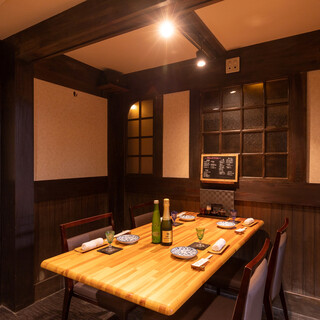 半個室完備！店主は元内装屋。内装も自ら行うこだわりの隠れ家。