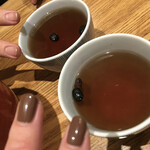 日本橋 天丼 金子半之助 - 黒豆茶❗️