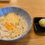 Udon Isshun - 釜玉うどん450円、大盛100円、こだわり半熟玉子天130円