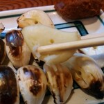 菊乃家本店 - 皮を剥いて味噌をつけてホクホクと