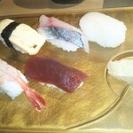 寿し芳 - お寿司５貫。