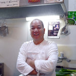 13湯麺 - 大将は元明星の生麺の研究者。また、サンバのプロフェッショナル！