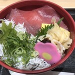 沼津魚がし鮨　 - まぐろとしらす丼（980円）