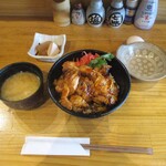 Yakitori Izakaya Daihyou Tori Shimariyaku Kaikaburi - 限定、焼き鳥丼