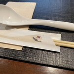 らーめん 鉢ノ葦葉 - お箸とレンゲ