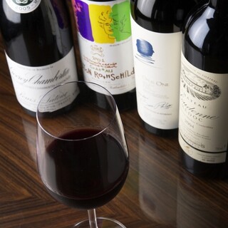 We also have over 100 types of vintage wines starting from 2,900 yen a bottle.