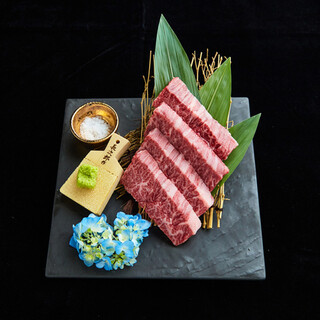 Enjoy the divine skirt steak and divine sagari from Kamiya Shoten! !