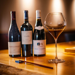 部位、味付け、それぞれに合うお酒をご用意。ジュースも充実