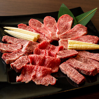 迷ったらコレ！ボリューム満点、豪華な肉盛り