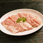 Salt-grilled Pork Toro [Neck meat with plenty of fat but a light aftertaste] *Also known as Pitro
