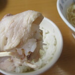 青竹手打ラーメン 日向屋 - チャーシュー巻き巻き。