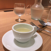 ビストロ・イナシュヴェ - 水と食前のハーブティー