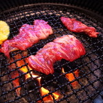 炭火焼肉 南大門 - この焼いてる時間がたまらない！！