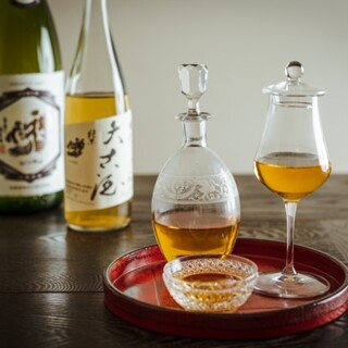 A wide selection of alcoholic beverages selected by the owner who is a sake expert ◎ Complements the specialty dishes