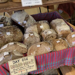 ザ・マーケット - DAY OLD のパンたち