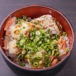 炙烤生魚片蛋黃醬飯