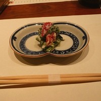 祇をん 八咫 - こういう美味しいの食べたい。
                      
                      苺とほうれん草の和え物