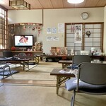 野田の元湯 - 休憩所。ここで食事ができます。