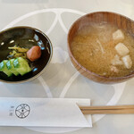 とんかつ 蒼樹 - 漬物、豚汁