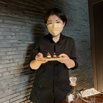 薫 HIROO - パティシエールの室岡さん。腕利きです