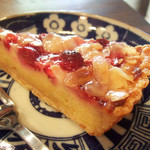 すみだ珈琲 - いちごとラズベリーのタルト(350円)