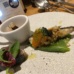 トラットリア ダ ジャコモ - 淡路島産ハモのカルパッチョ、サルサヴェルデ、トマトシャーベット、自家製オイルサーディンキャビアのせ、かつお気仙沼産かつお甘夏を添えて