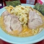 東港ラーメンショップ - ネギミソチャーシュー 中ネギトッピング(ネギ増し)