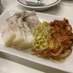 たつ屋 - 蒸し豚キムチ付き¥550❗️