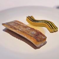 ヴァリノール - 太刀魚のソテー ソースブールブラン ノイリープラットの風味
