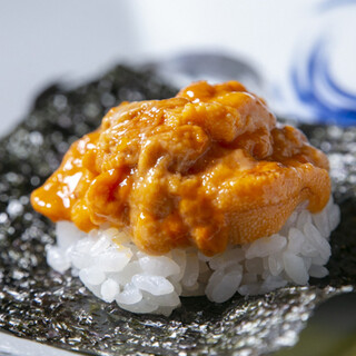 鮮魚や上質な肉で織り成す逸品をどうぞ。おすすめのコースも