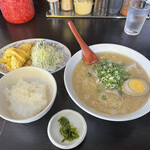 長浜ラーメンとん吉 - ラーメン定食、炒り卵♪♪