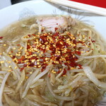 ラーメン二郎 - 粗挽き唐辛子投下～♪