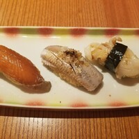 鮨 銀座 おのでら - オオマス、イワシ、つぶ貝