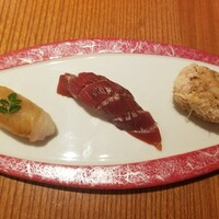 鮨 銀座 おのでら - ヒラメ、赤身の漬け、ケガニ
