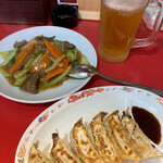 福満園 - 牛×牡蠣と餃子とビール　1350円