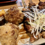 日本酒と串焼き みなと屋 - 串3種とつくね唐揚げ