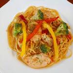 Peperoncino with smoked chicken and colorful vegetables
