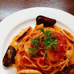 Pescatore with plenty of seafood