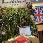 Lounge South Court - 