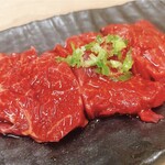 Tsukishima Yakiniku Rokunobu - 赤サガリ！当店1番にんき！