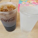 デニーズ - まずは水とアイスコーヒー