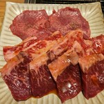 YAKINIKU MEAT STATION - カルビ・ハラミ盛りセット　1518円(税込)